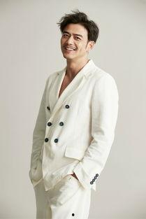 雍西个人资料 照片,光影交织，魅力四溢的时尚达人  第1张