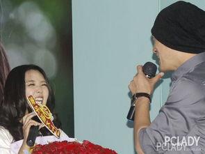 何洁家庭背景资料,从平民家庭到明星之路  第2张