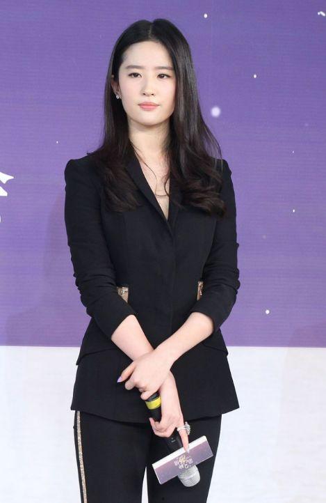 女明星 正装,女明星正装风采大盘点 第1张 女明星 正装,女明星正装风采大盘点 第1张