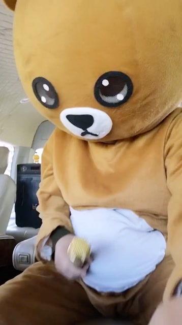 网红熊成员真名字,真名背后的故事与魅力 第3张 网红熊成员真名字,真名背后的故事与魅力 第3张